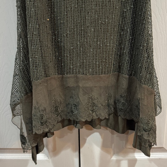 Cupio army green  Textured Tank Top - Picture 6 of 9